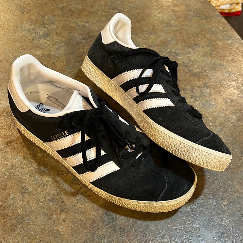 Adidas unisex ortholite gazelle shoes. Mens size 6 1/2